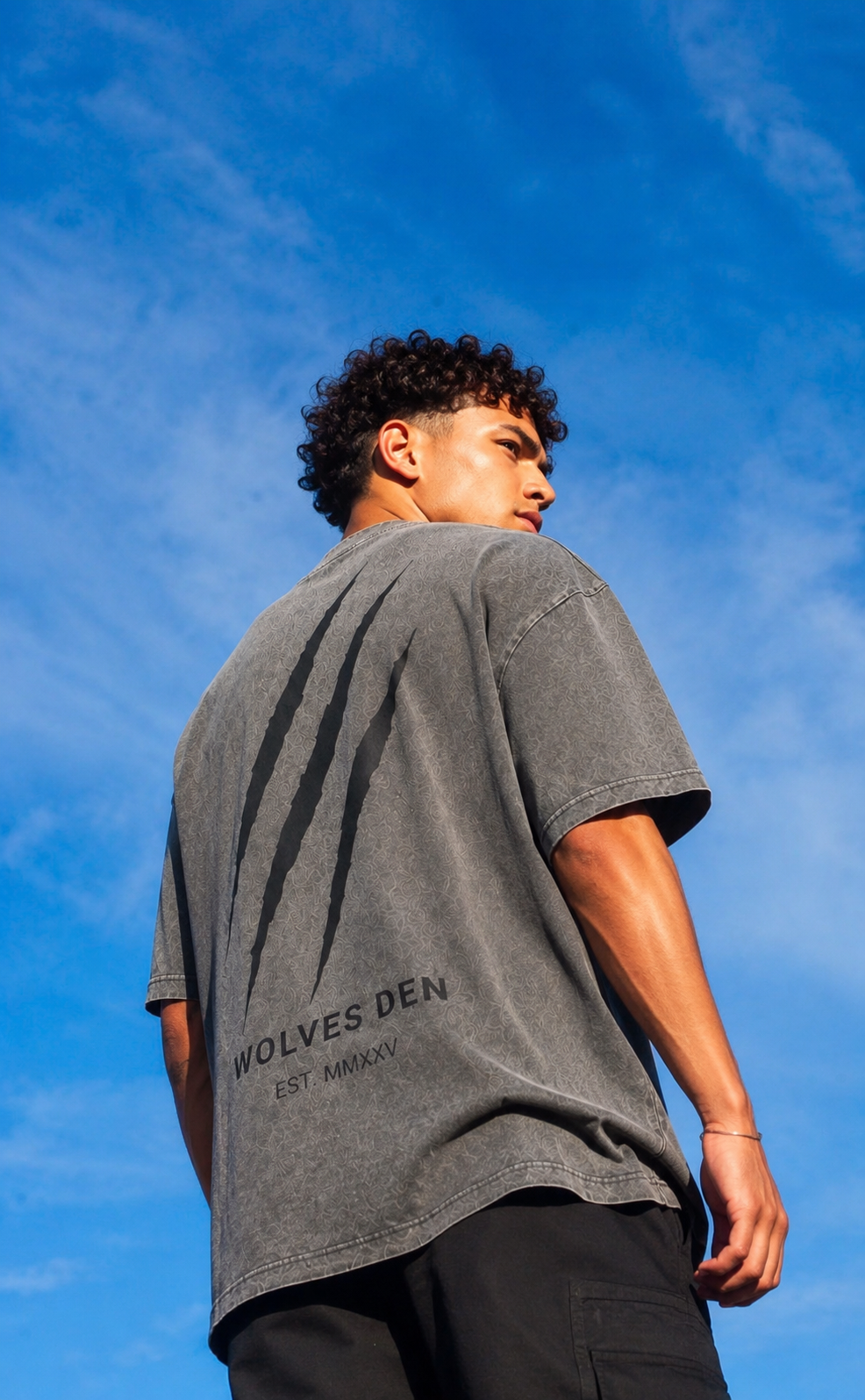 Wolves Den™ Heavyweight Washed T-Shirt
